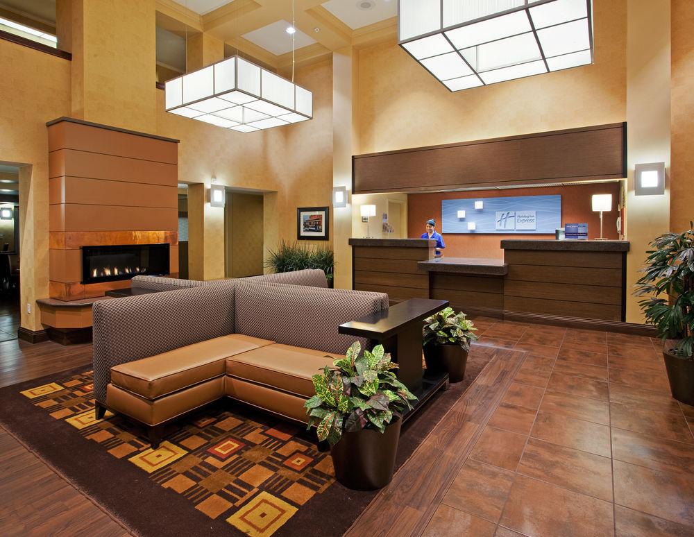 Holiday Inn Express Hotel & Suites Belmont By Ihg Экстерьер фото