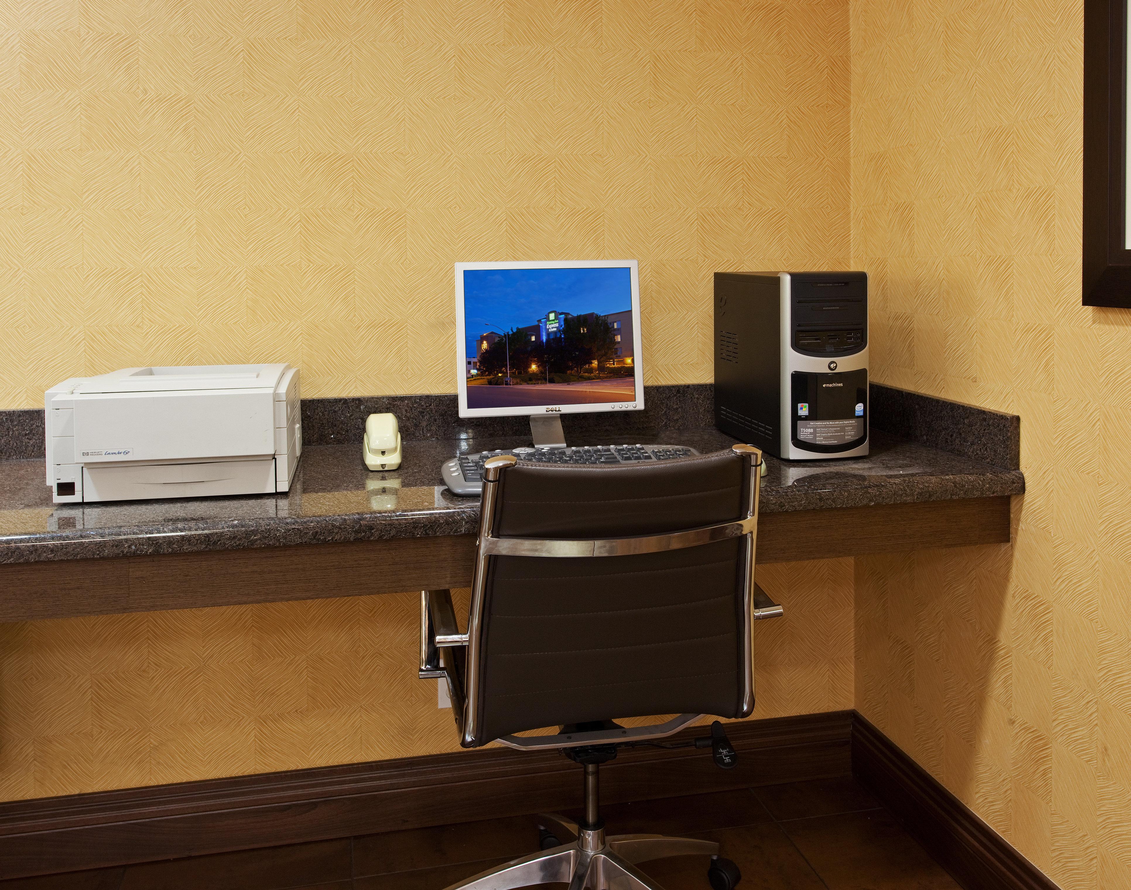 Holiday Inn Express Hotel & Suites Belmont By Ihg Экстерьер фото