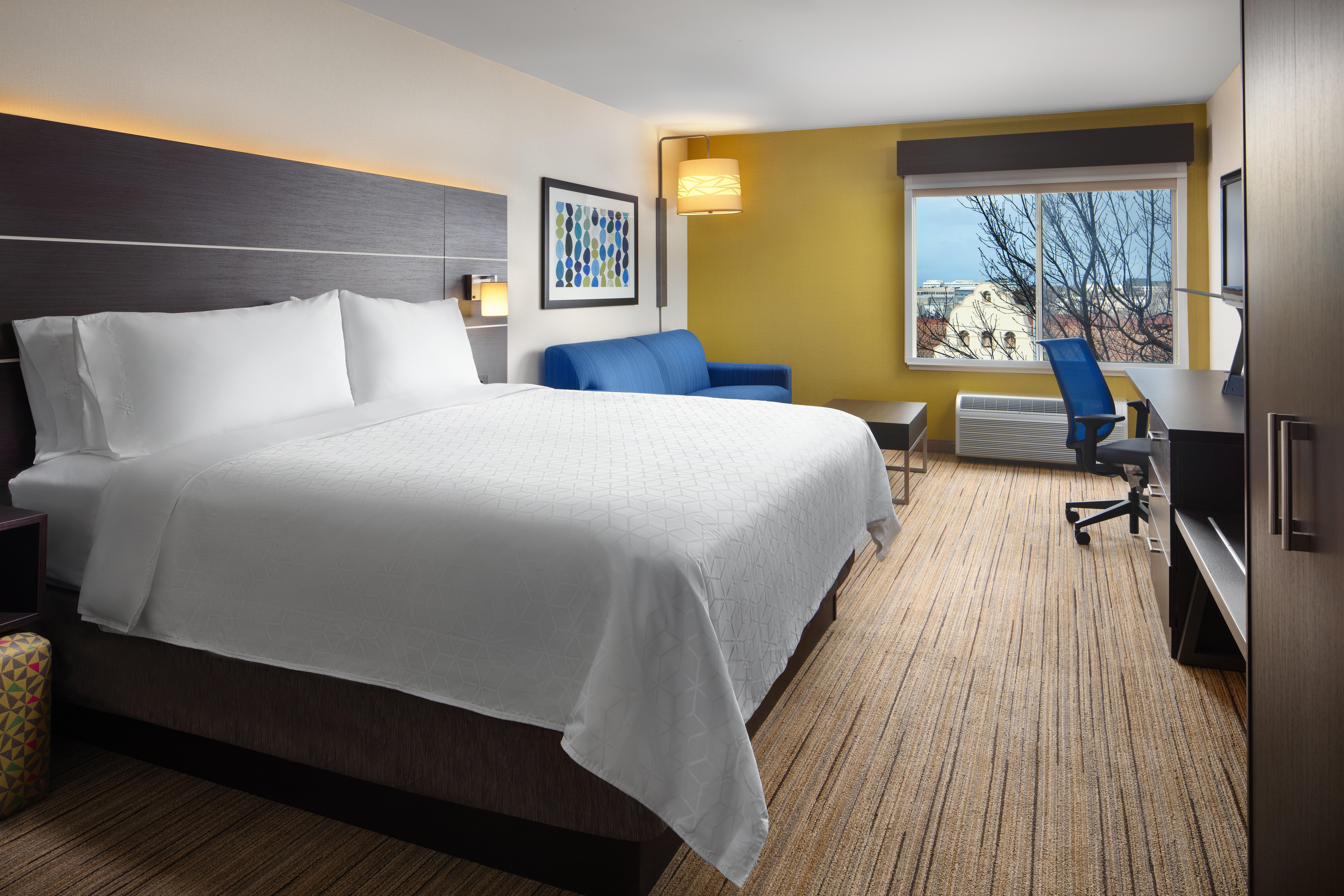 Holiday Inn Express Hotel & Suites Belmont By Ihg Экстерьер фото