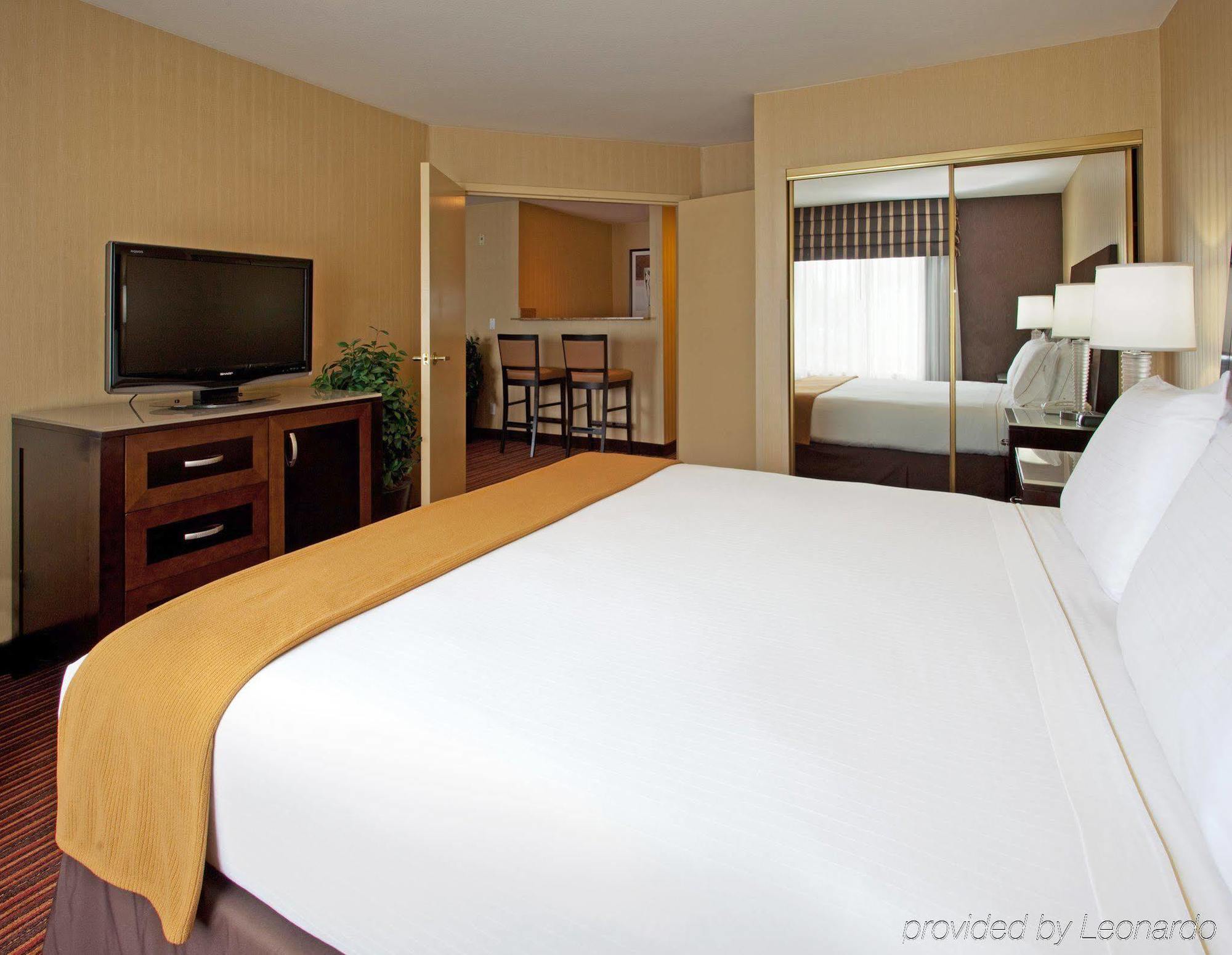 Holiday Inn Express Hotel & Suites Belmont By Ihg Экстерьер фото