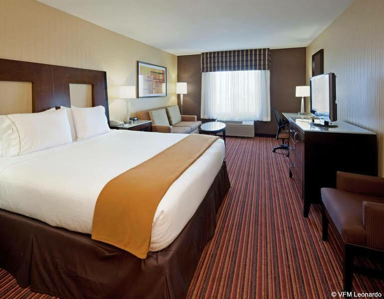 Holiday Inn Express Hotel & Suites Belmont By Ihg Экстерьер фото