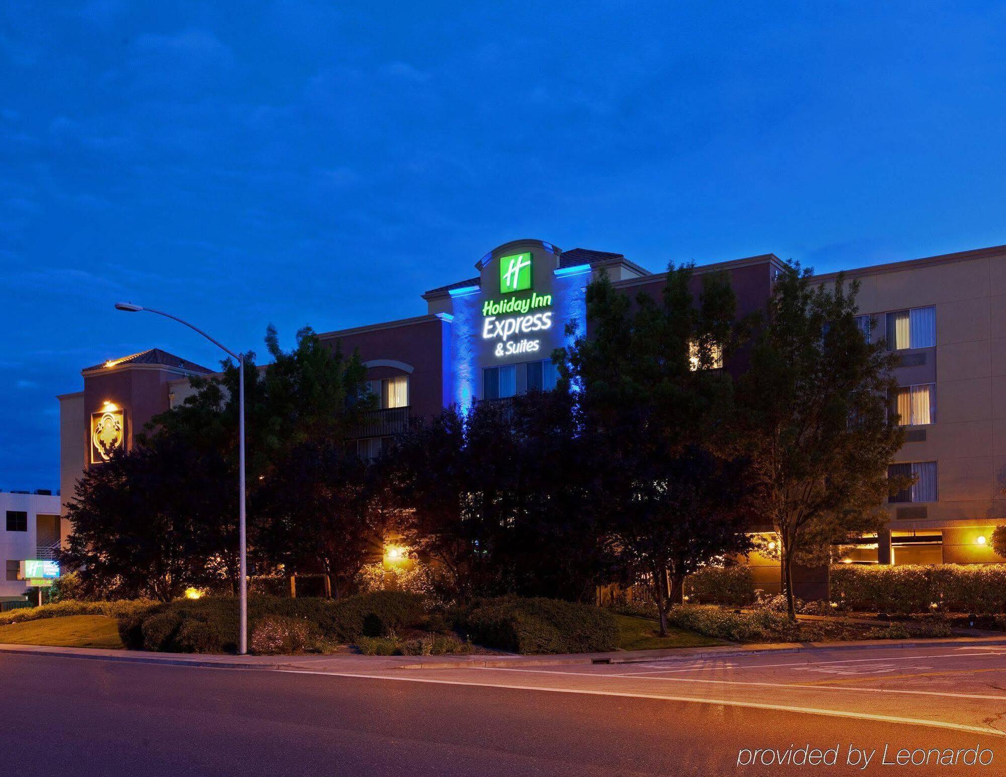 Holiday Inn Express Hotel & Suites Belmont By Ihg Экстерьер фото