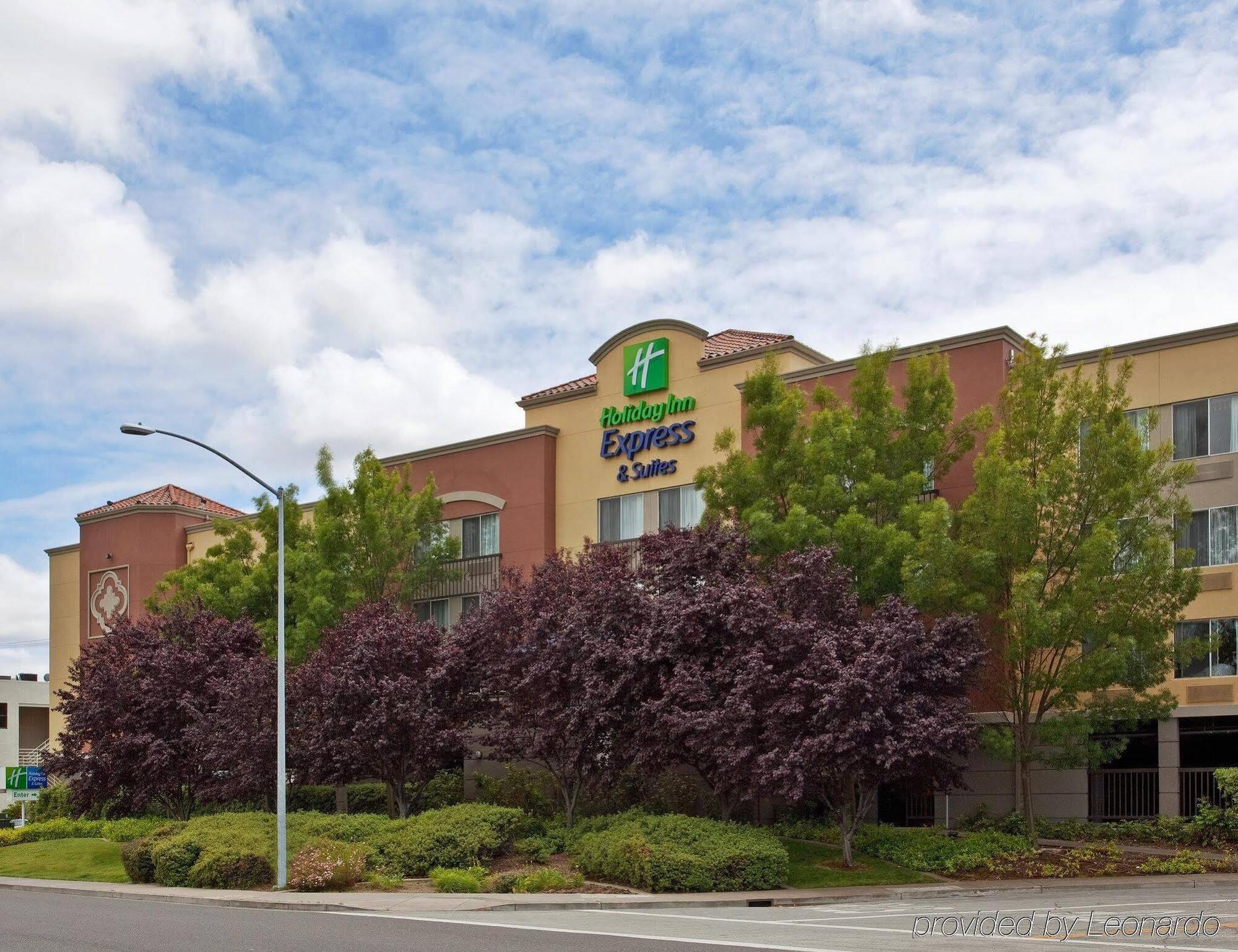 Holiday Inn Express Hotel & Suites Belmont By Ihg Экстерьер фото